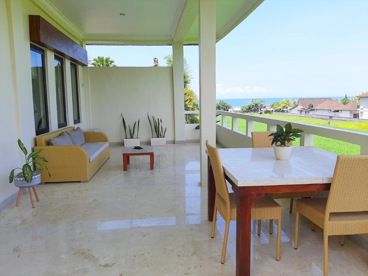 Medewi Manor Aparthotel Airsatang Buitenkant foto