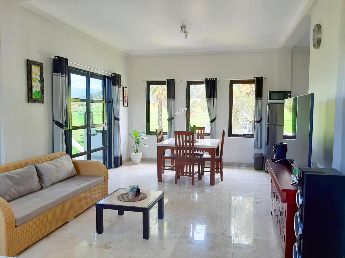 Medewi Manor Aparthotel Airsatang Buitenkant foto
