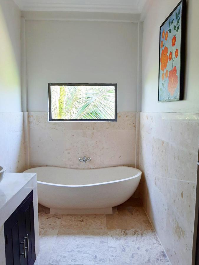 Medewi Manor Aparthotel Airsatang Buitenkant foto