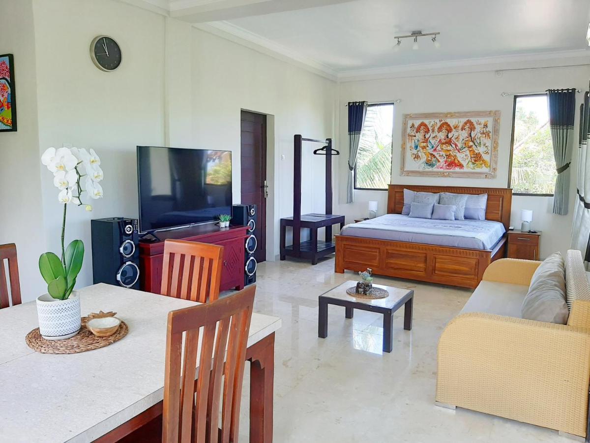 Medewi Manor Aparthotel Airsatang Buitenkant foto