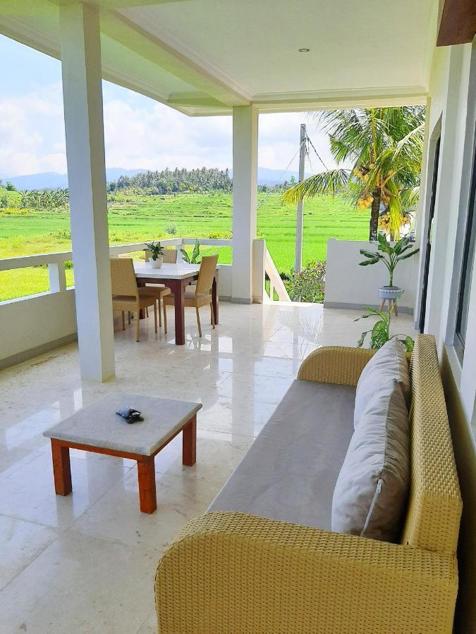Medewi Manor Aparthotel Airsatang Buitenkant foto