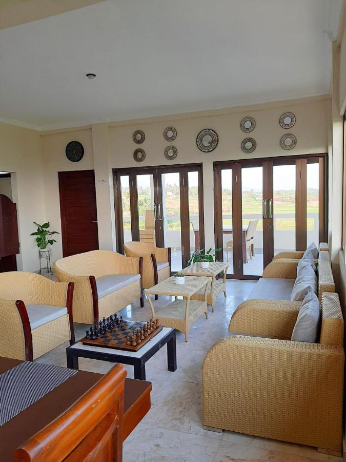Medewi Manor Aparthotel Airsatang Buitenkant foto