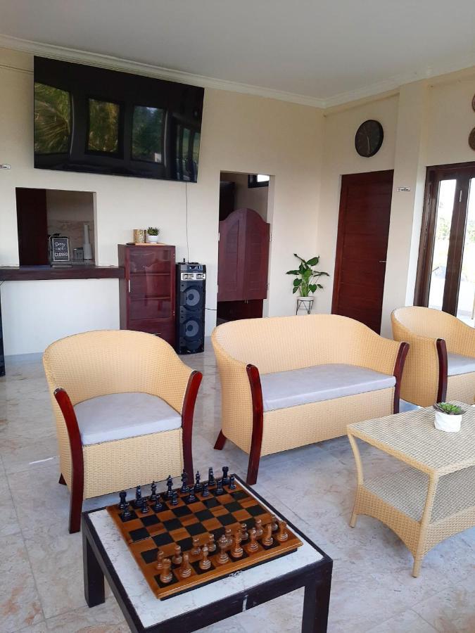 Medewi Manor Aparthotel Airsatang Buitenkant foto