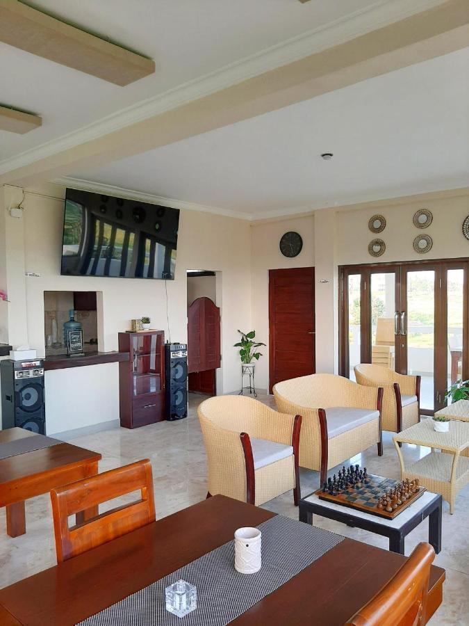 Medewi Manor Aparthotel Airsatang Buitenkant foto