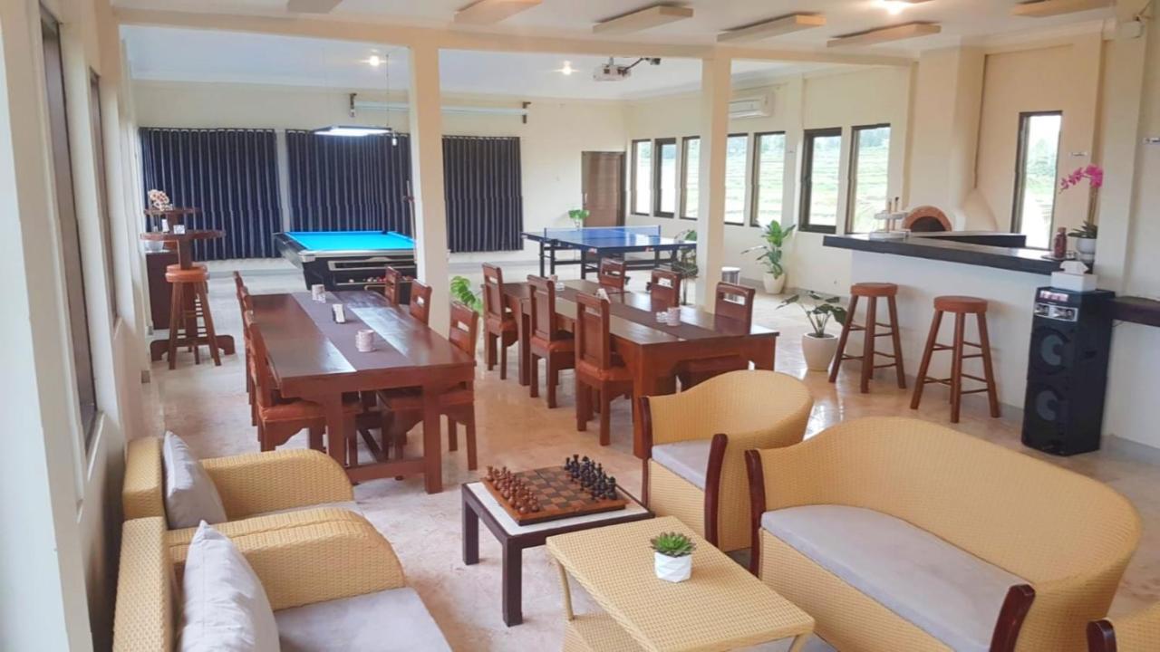 Medewi Manor Aparthotel Airsatang Buitenkant foto
