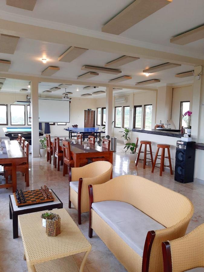 Medewi Manor Aparthotel Airsatang Buitenkant foto