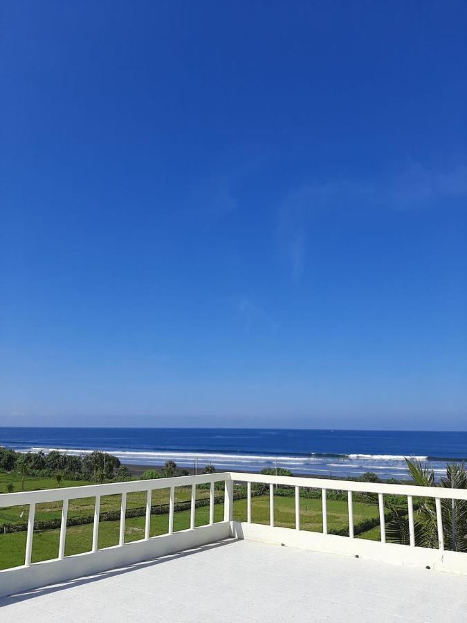 Medewi Manor Aparthotel Airsatang Buitenkant foto