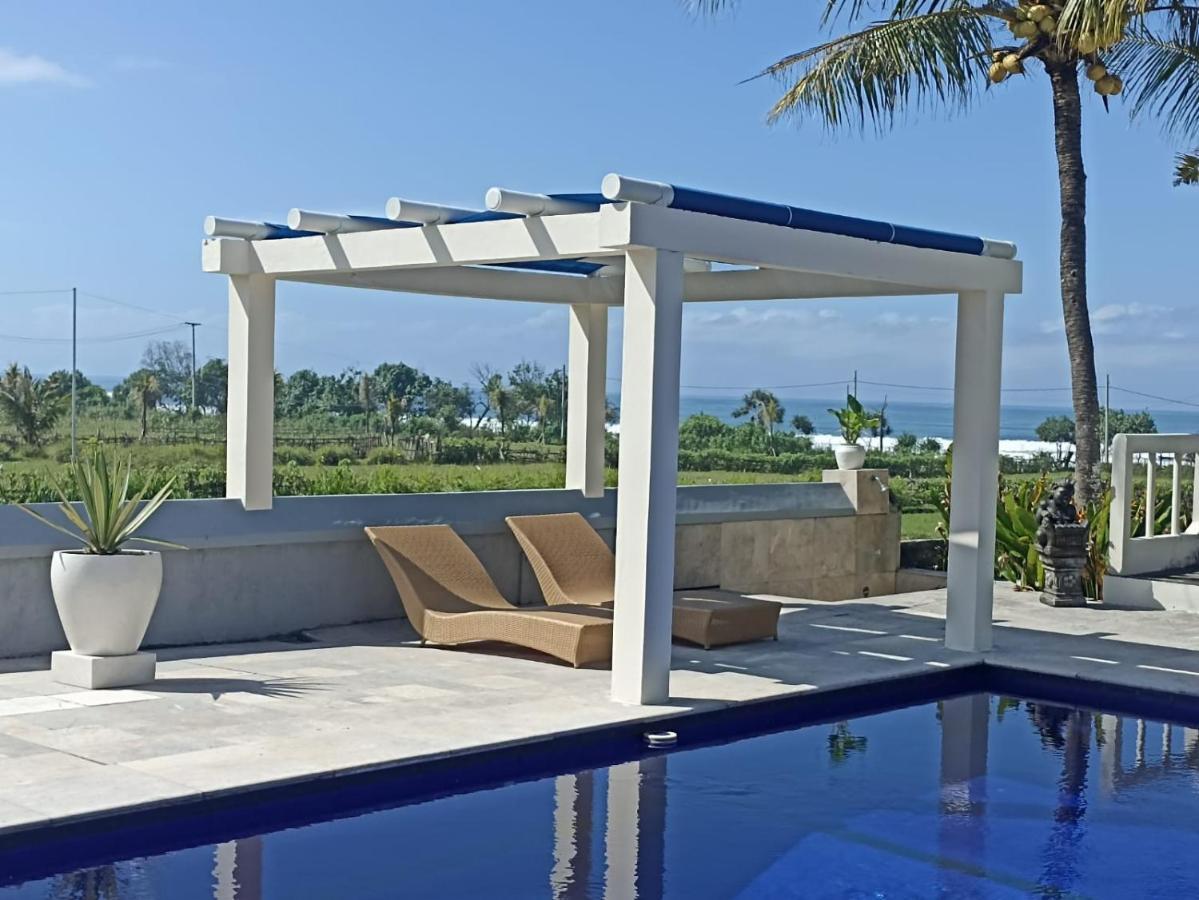 Medewi Manor Aparthotel Airsatang Buitenkant foto
