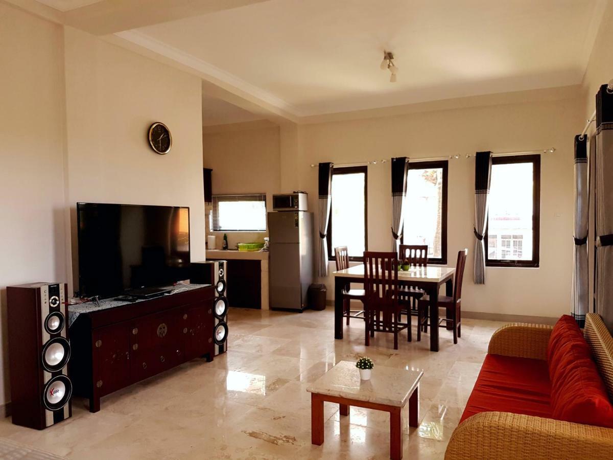 Medewi Manor Aparthotel Airsatang Buitenkant foto